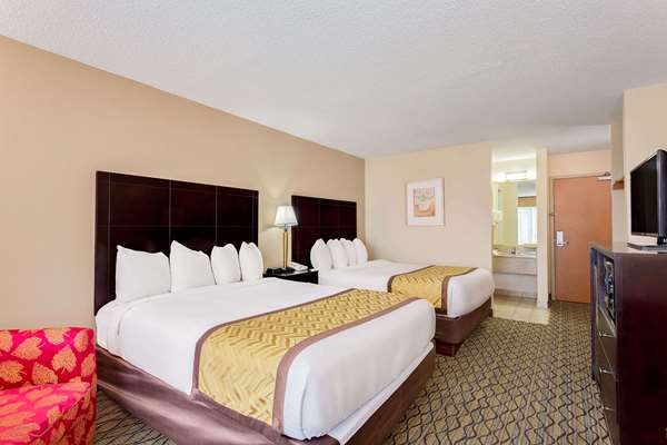 Baymont by Wyndham Kalamazoo East photo 2
