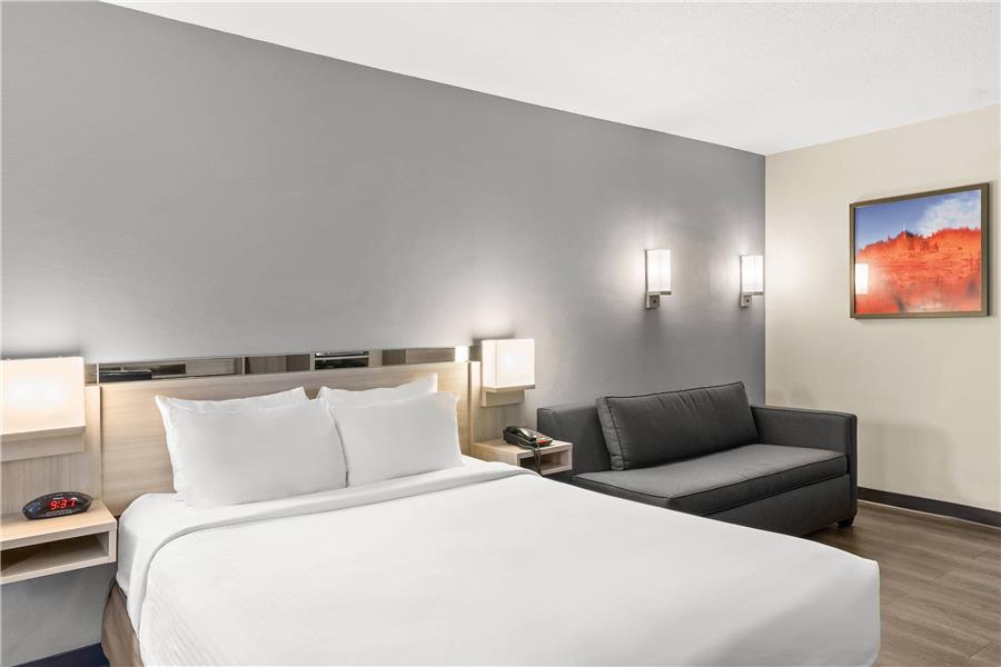 Quality Inn & Suites Nashville - Bellevue photo 2