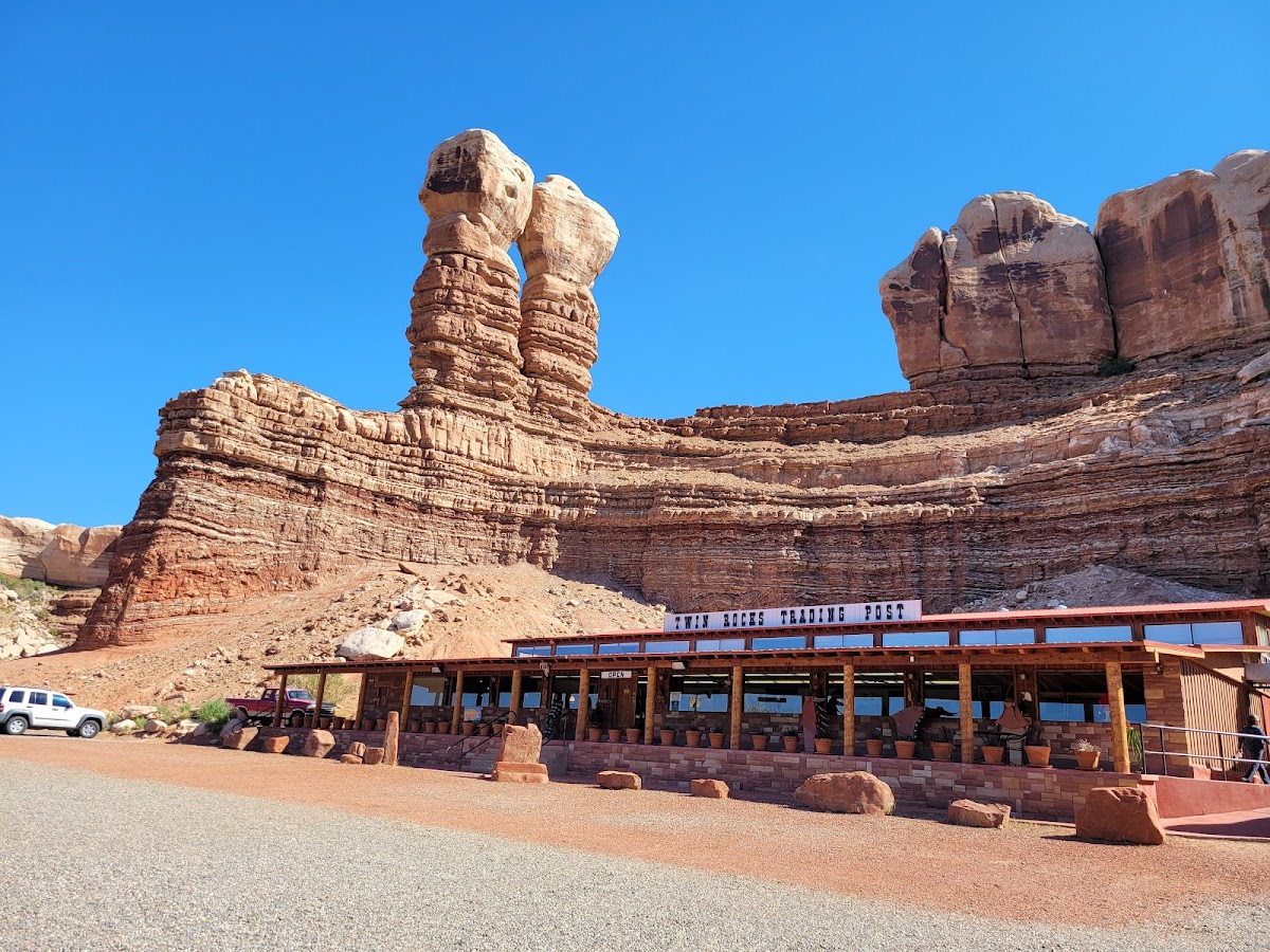 Twin Rocks Trading Post