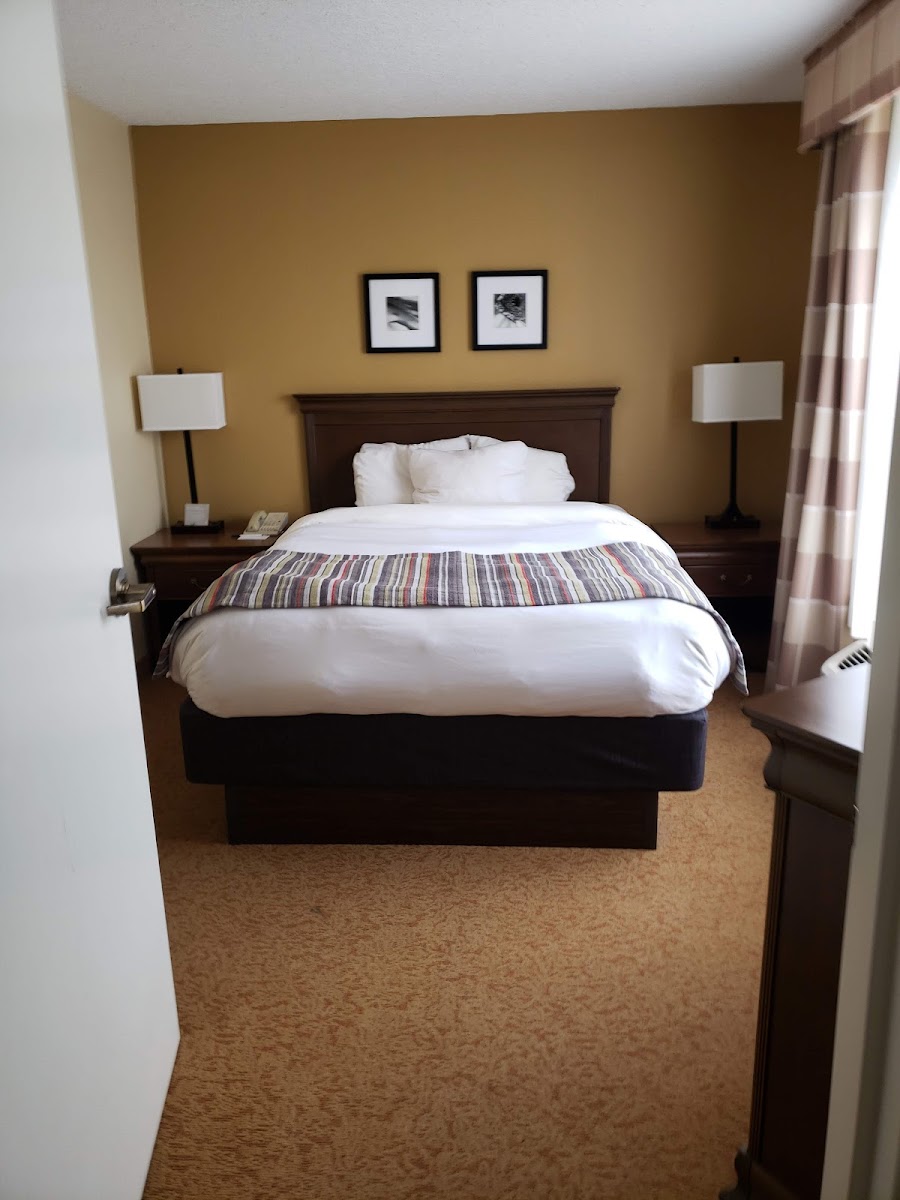 Country Inn & Suites by Radisson, Salina, KS photo 3