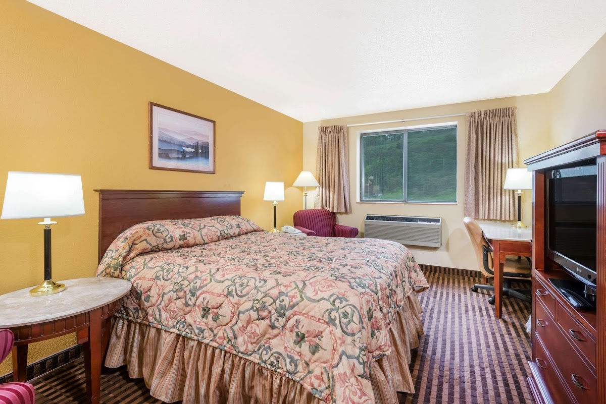 Super 8 by Wyndham La Vale/Cumberland Area photo 2
