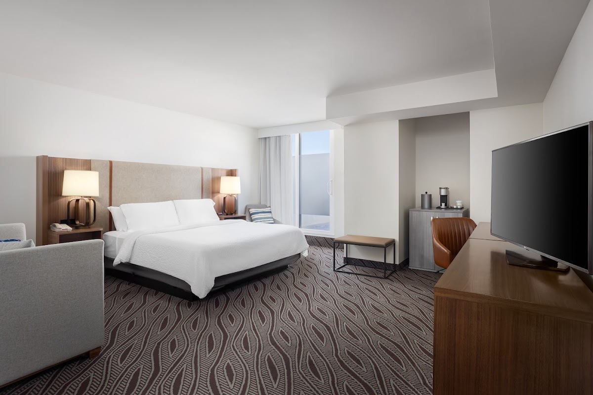 Holiday Inn Resort Oceanfront @ Surfside Beach by IHG photo 2
