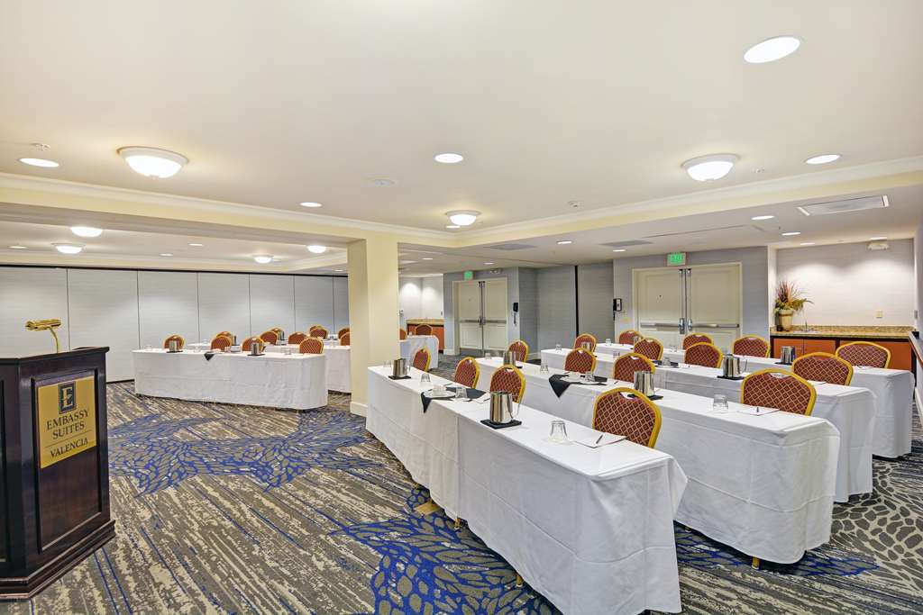 Embassy Suites by Hilton Valencia photo 3