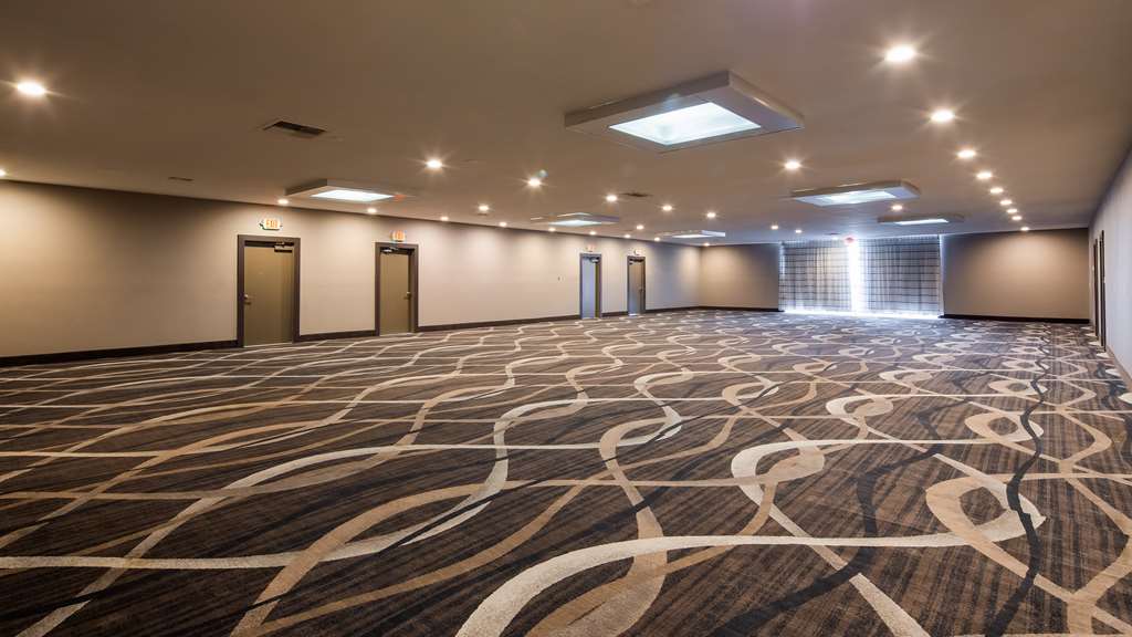 SureStay Plus by Best Western Point Richmond photo 2