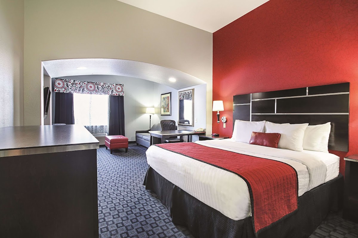 La Quinta Inn & Suites by Wyndham Dallas - Hutchins photo 2