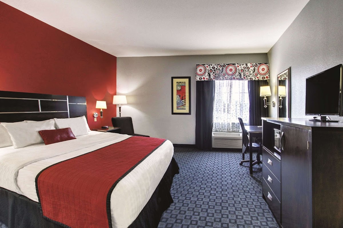 La Quinta Inn & Suites by Wyndham Dallas - Hutchins photo 3