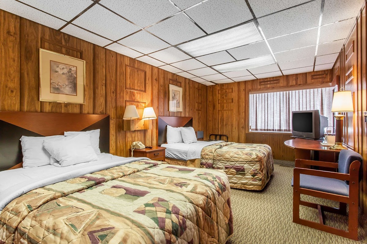 Rodeway Inn Sandusky North photo 2