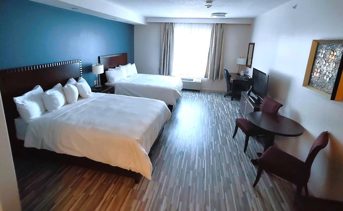 Days Inn & Suites by Wyndham Fort Saskatchewan photo 2