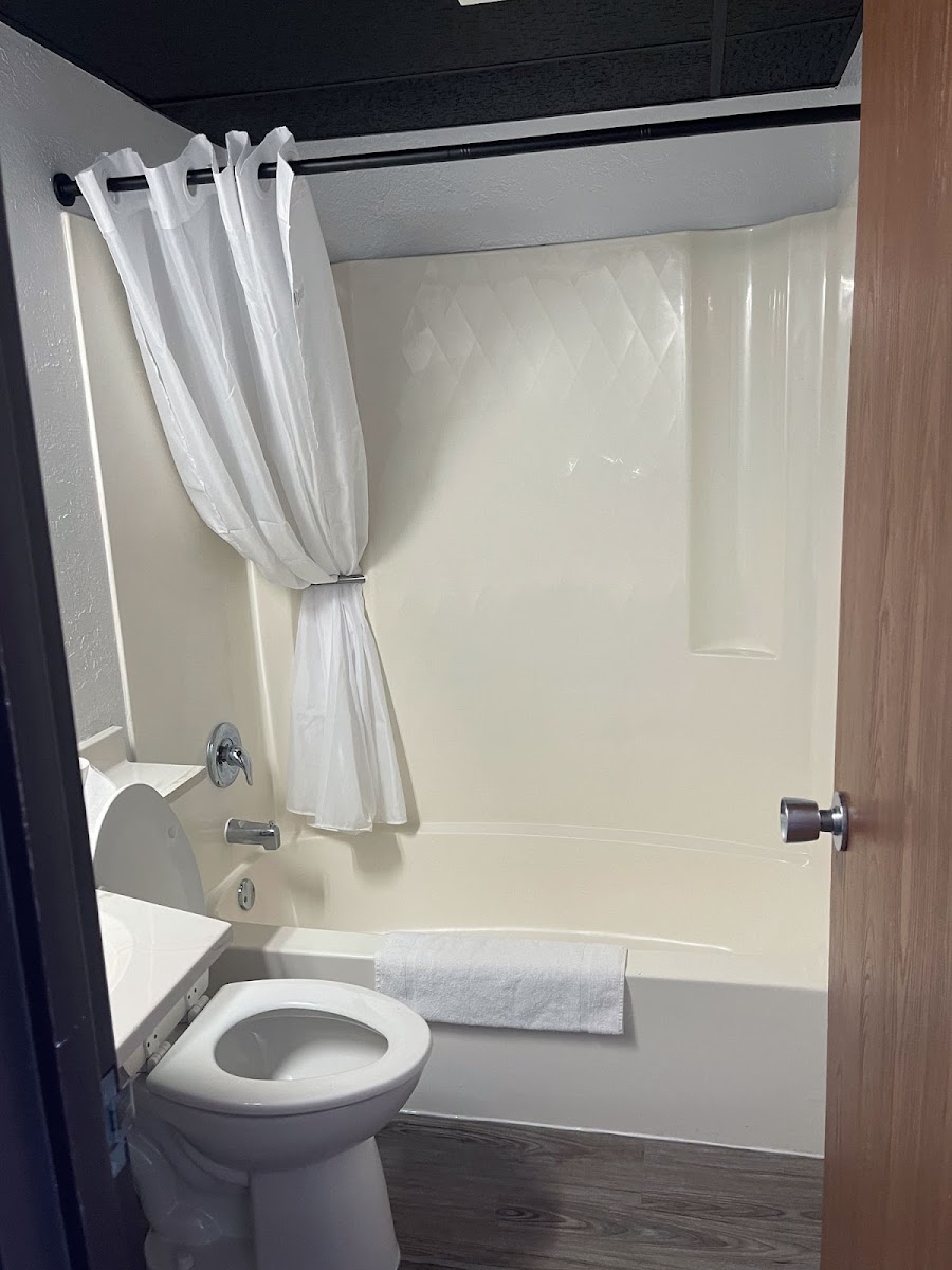 Walleye Inn Hotel photo 3