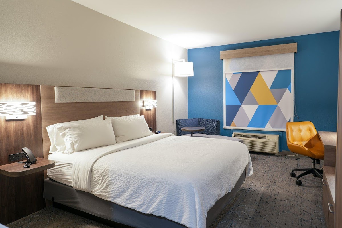Holiday Inn Express & Suites Dallas Southwest-Cedar Hill by IHG photo 2