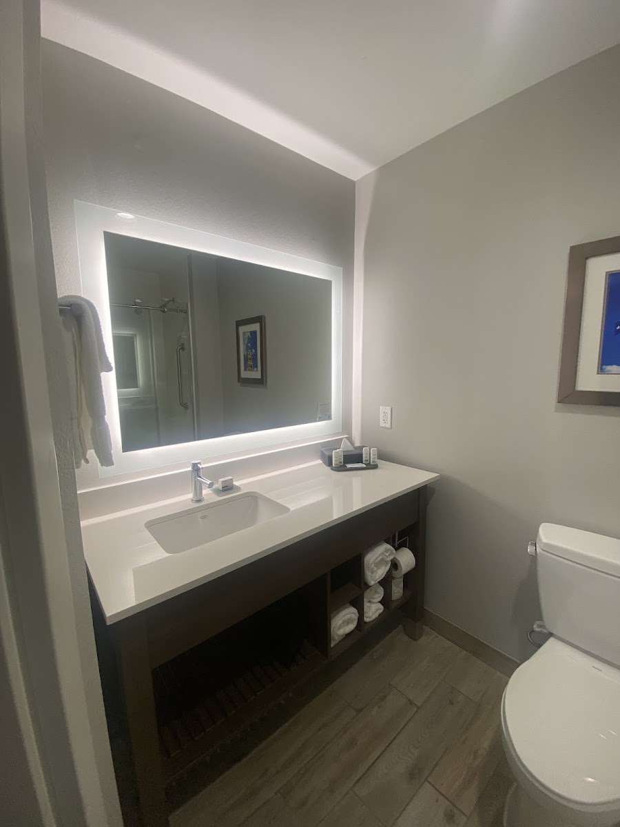 La Quinta Inn & Suites by Wyndham Austin Round Rock photo 2