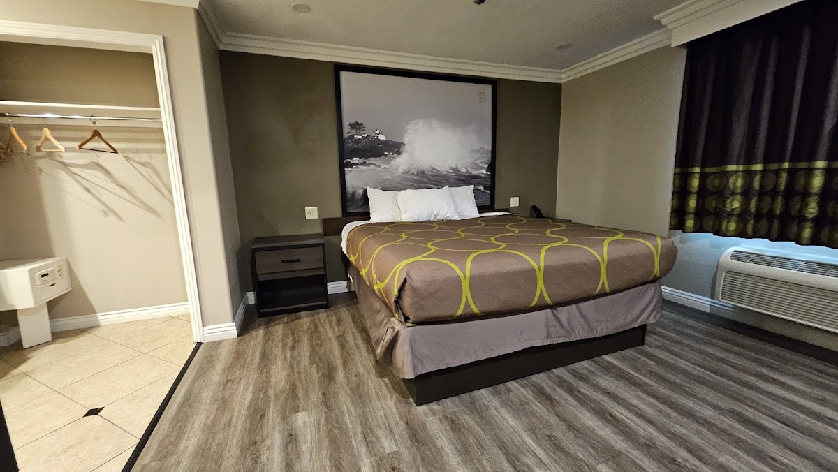 Super 8 by Wyndham Cypress Buena Park Area photo 2
