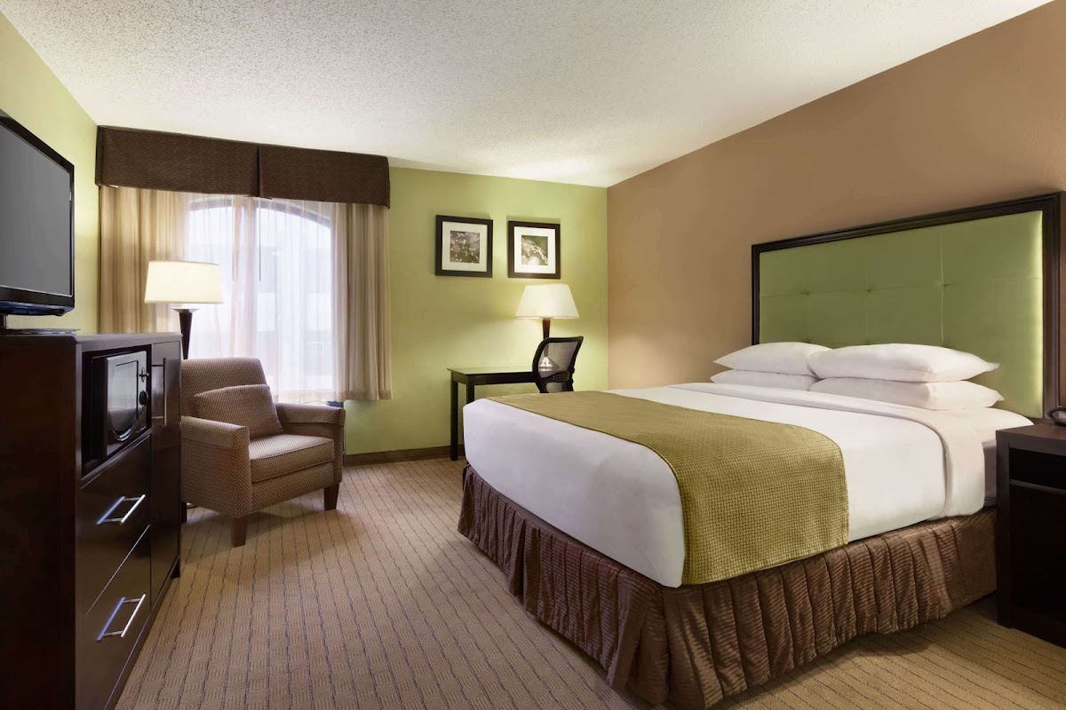 Days Inn by Wyndham Baltimore Inner Harbor photo 2