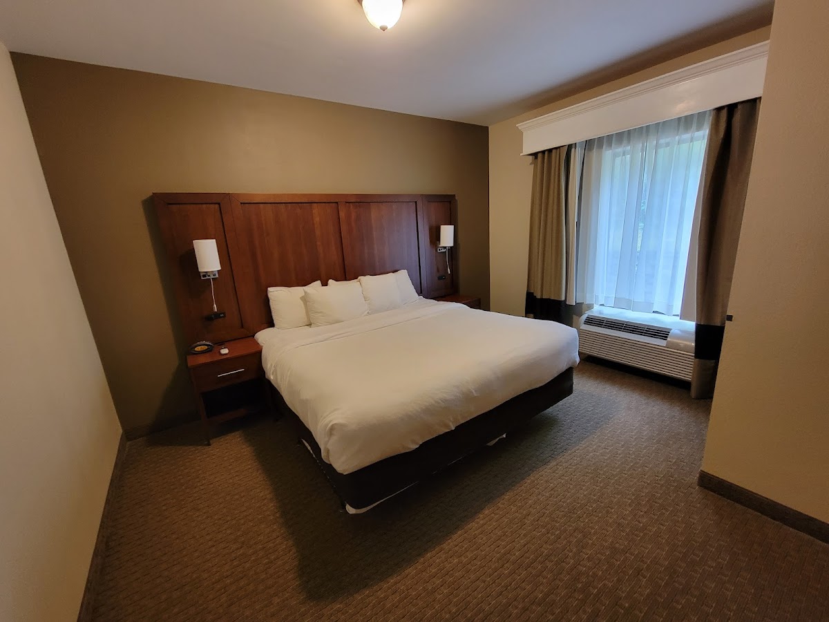 Comfort Suites