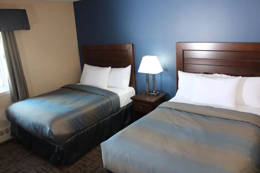 Amundsen Inns North Hotel + Gjoa Takeout photo 2