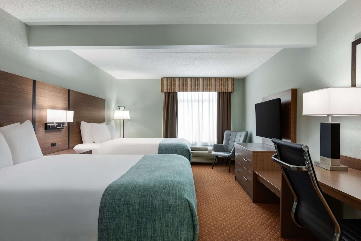 Wingate by Wyndham Louisville East photo 2
