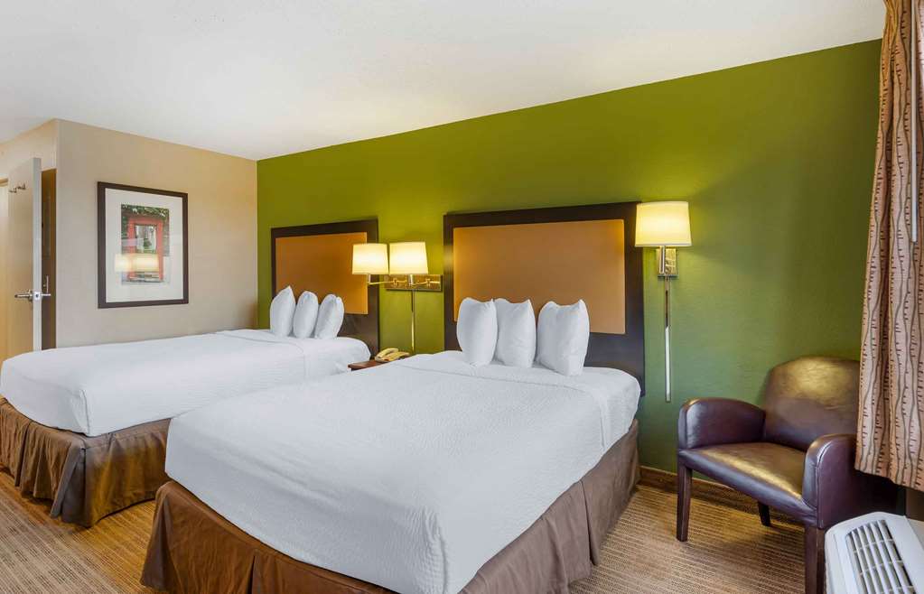 Extended Stay America Suites- Chicago - Vernon Hills - Lake Forest photo 2