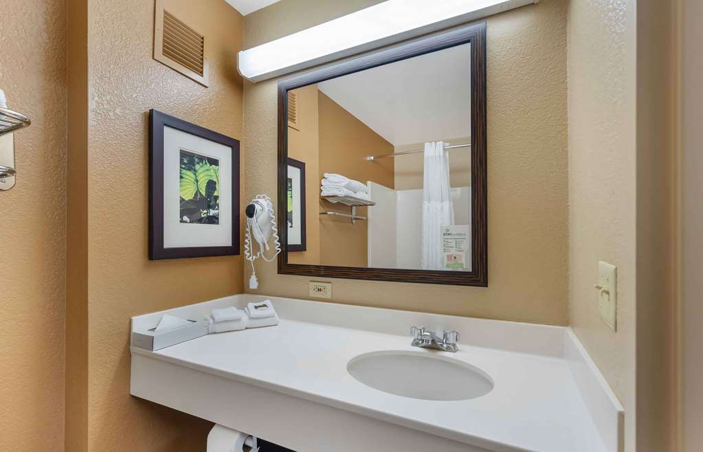 Extended Stay America Suites- Chicago - Vernon Hills - Lake Forest photo 3