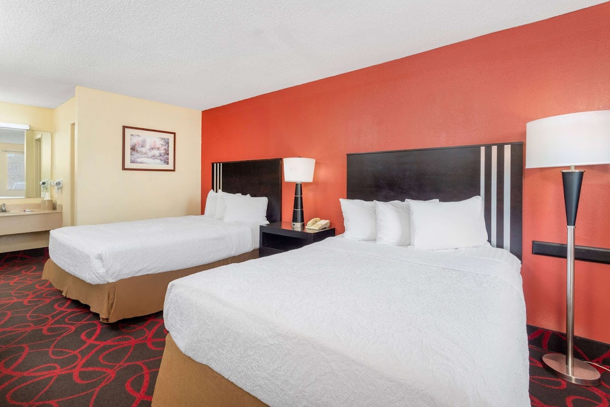 Travelodge by Wyndham Richmond IN photo 2