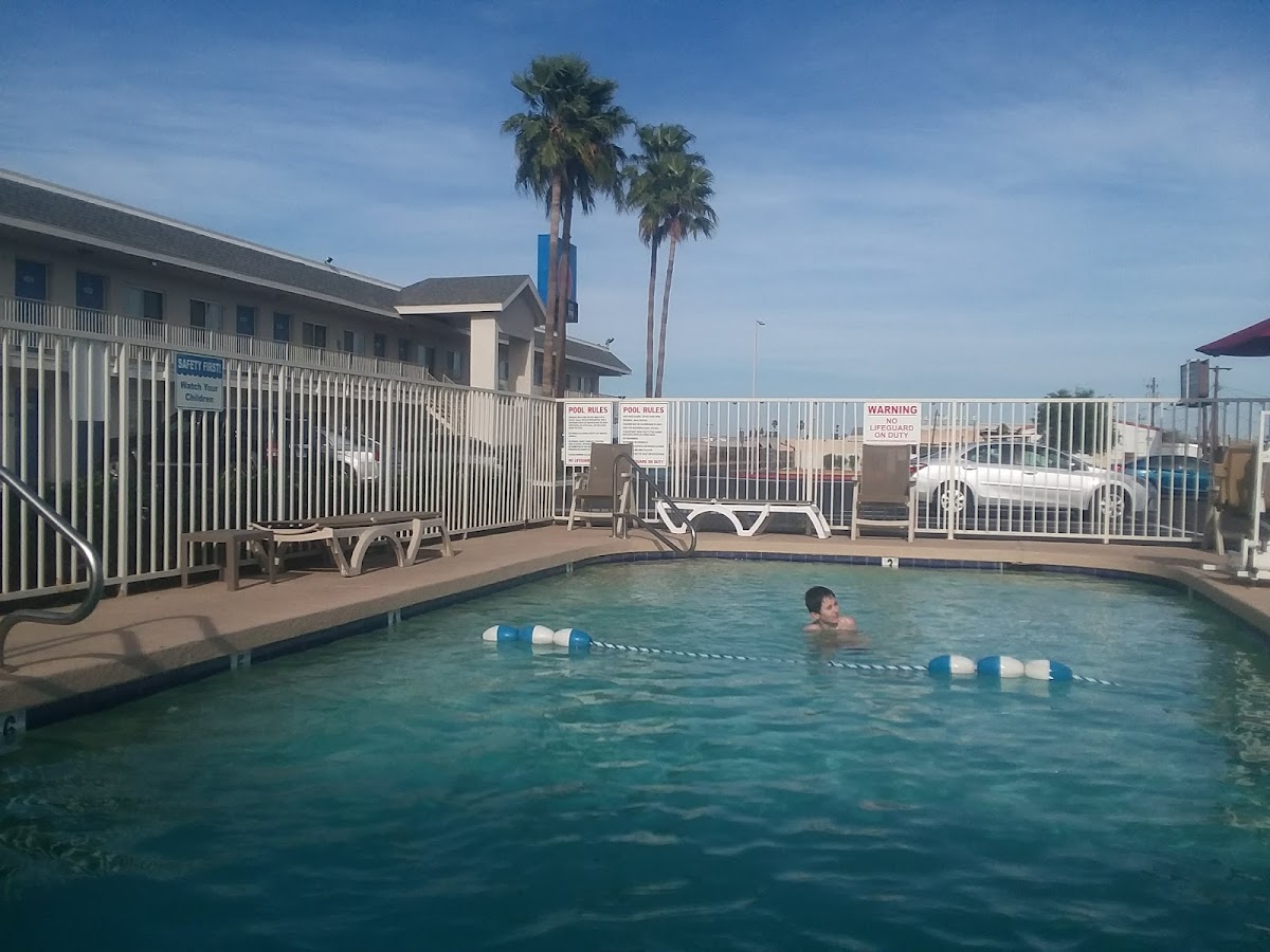 Motel 6 Phoenix, AZ - Airport - 24th Street photo 3