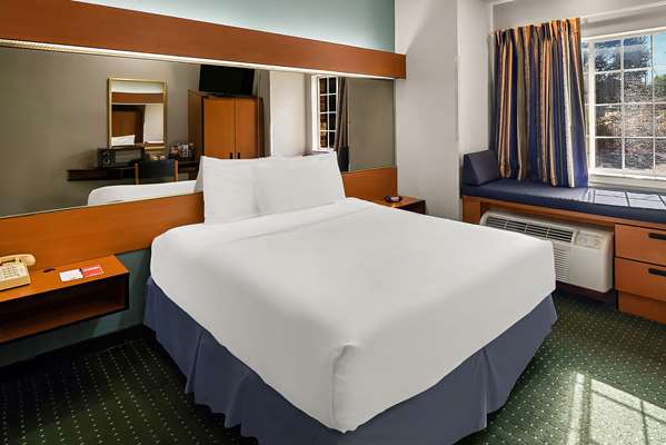 Econo Lodge Inn & Suites Mesquite - Dallas East photo 2
