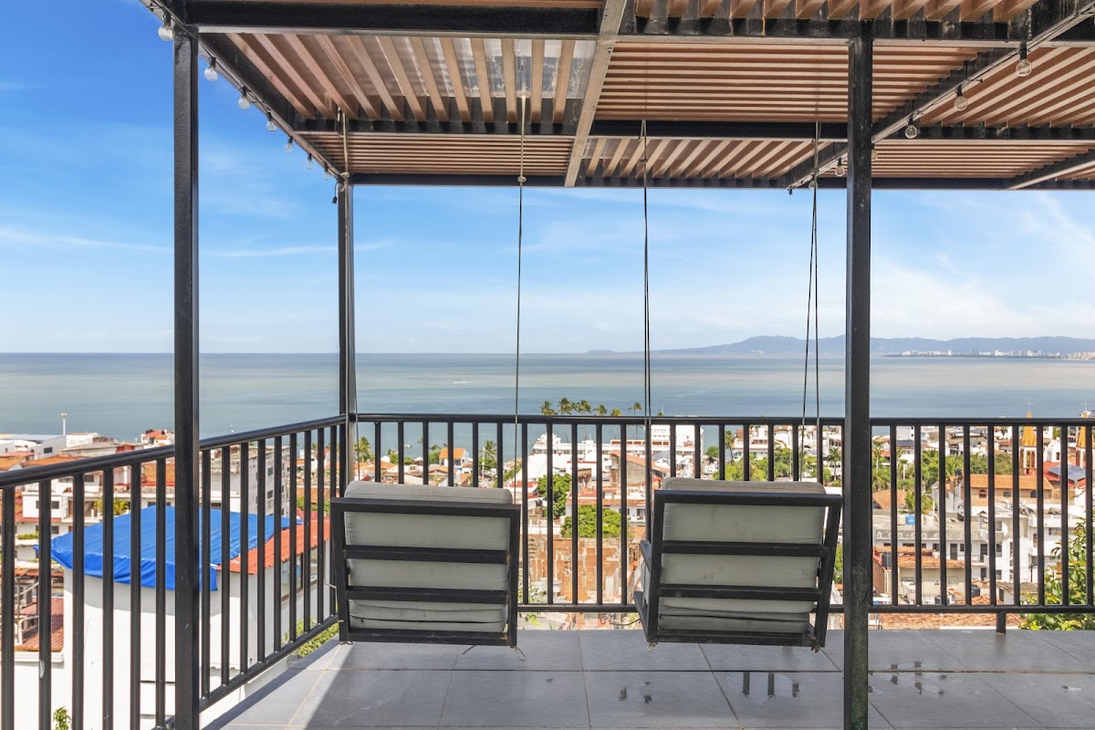 Monyxbnb at Zoho photo 3