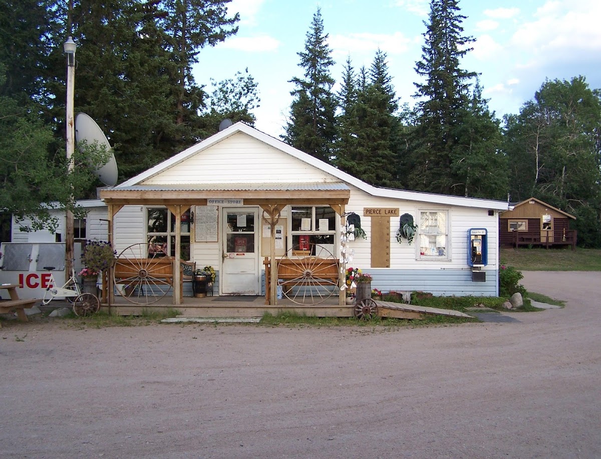 Pierce Lake Lodge