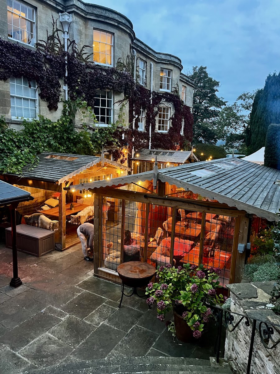 Burleigh Court photo 3