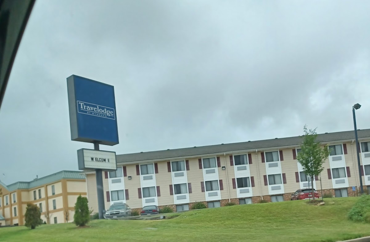 Travelodge by Wyndham St. Louis photo 3