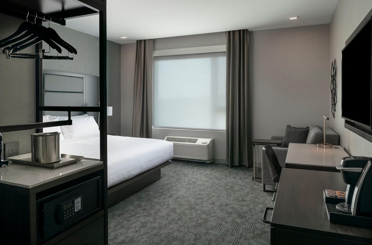 Holiday Inn Express Boston Logan Airport - Revere by IHG photo 3