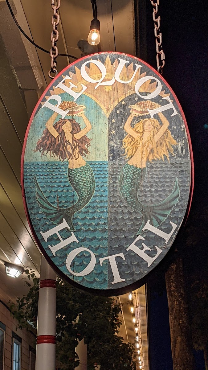 Pequot Hotel photo 2