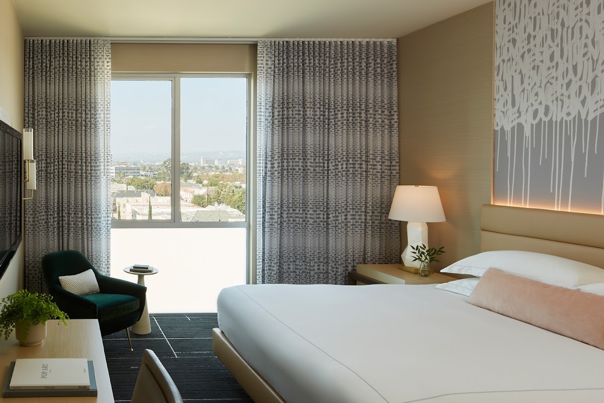 Kimpton Hotel Wilshire photo 2