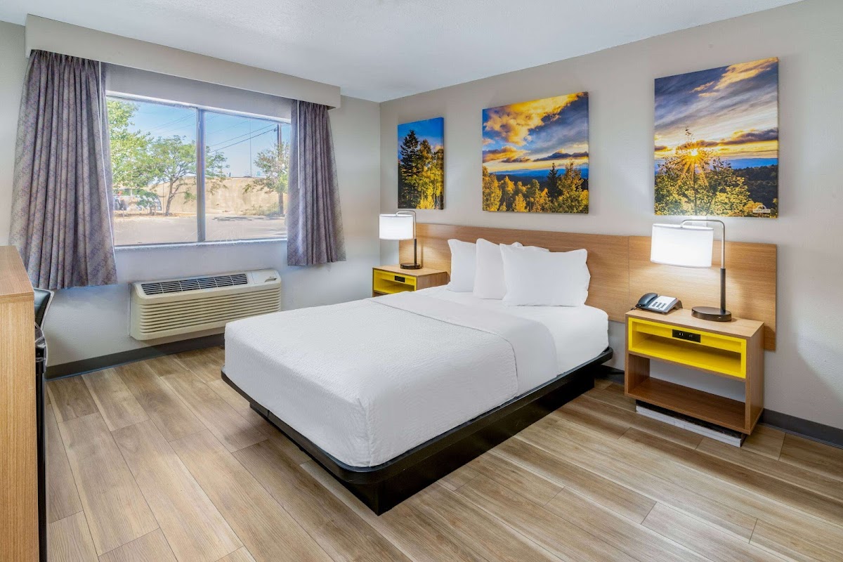 Days Inn by Wyndham Los Lunas photo 2
