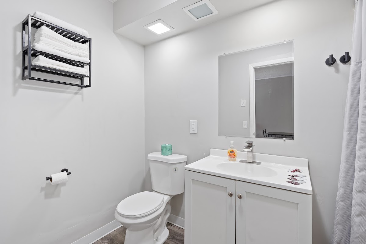 Willow Inn + Suites photo 3