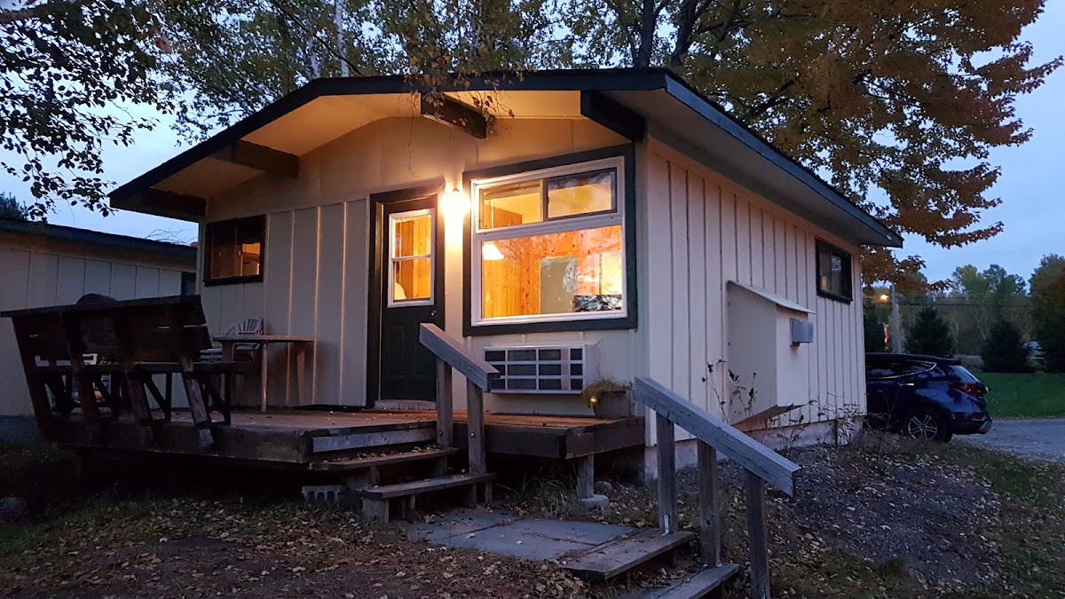 Colonial Bay Cottages and Lakeside Motel photo 2