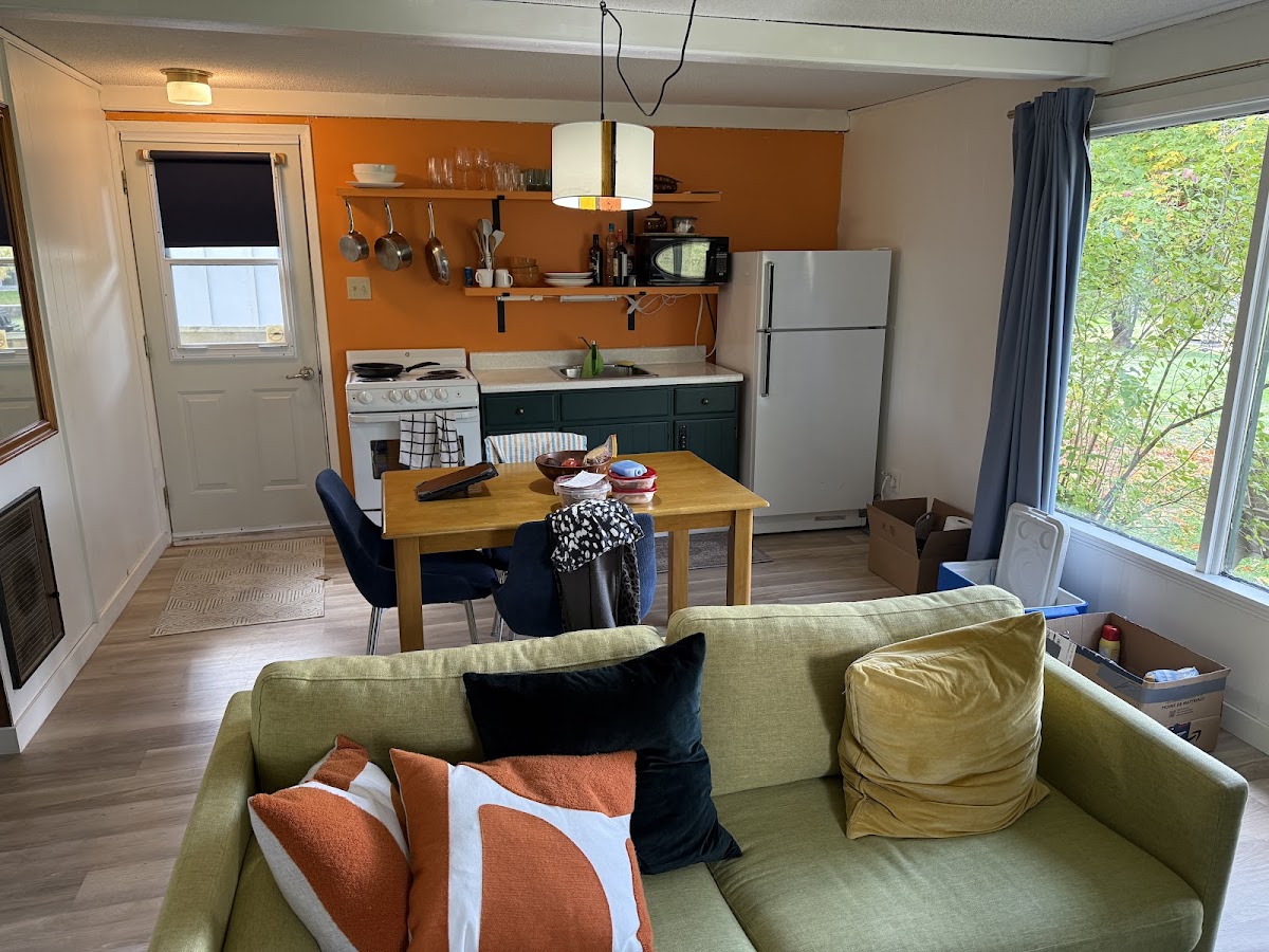 Colonial Bay Cottages and Lakeside Motel photo 3