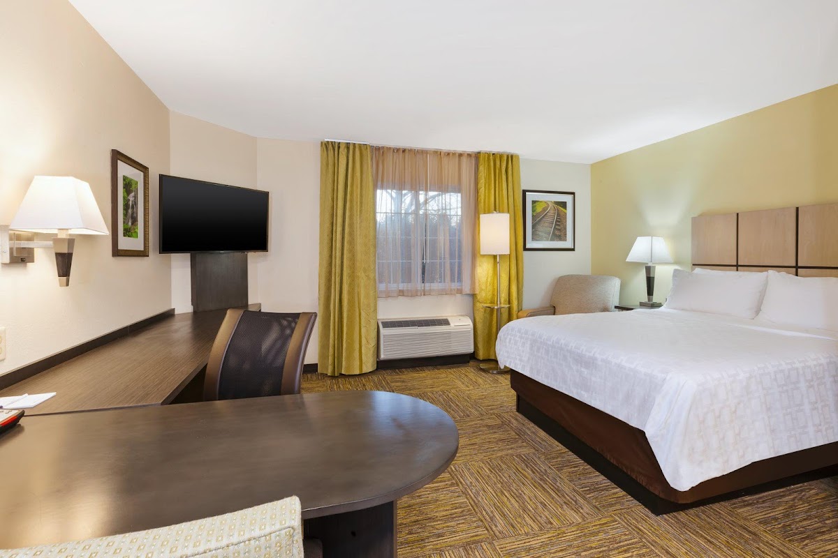 Candlewood Suites Huntersville-Lake Norman Area by IHG photo 2