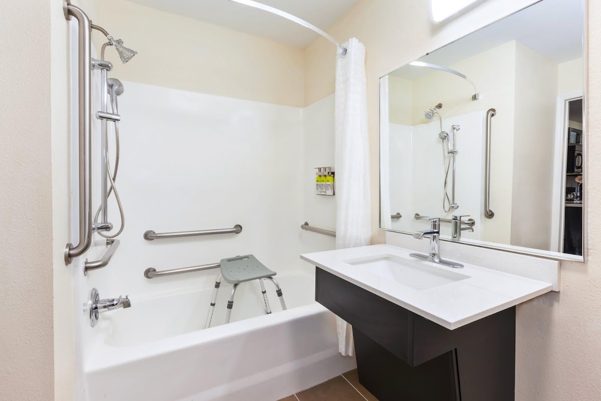 Candlewood Suites Huntersville-Lake Norman Area by IHG photo 3