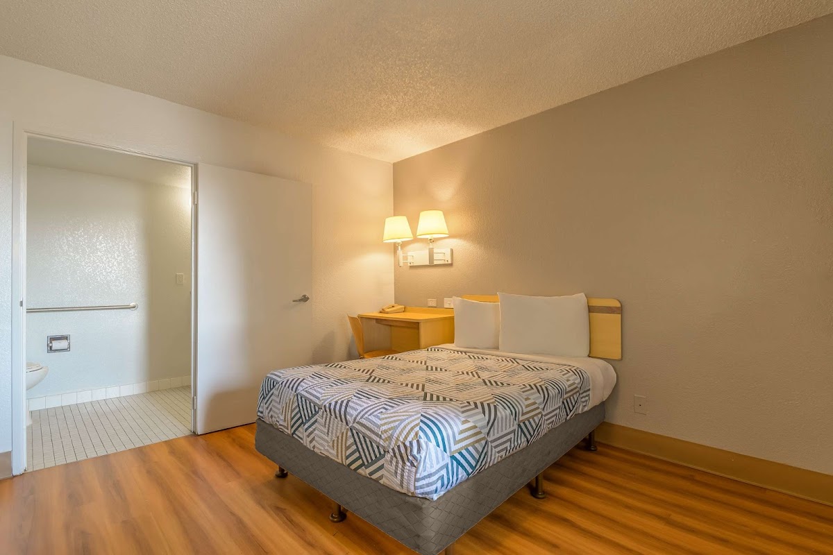 Motel 6 Hayward, Ca – Silicon Valley Gateway photo 2