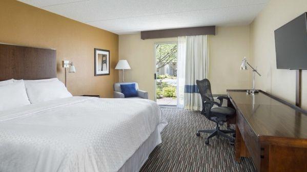 Four Points by Sheraton Buffalo Grove photo 2