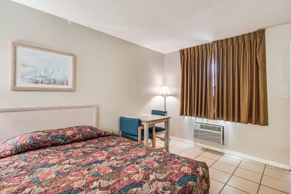 Rodeway Inn Gurdon I-30 photo 2