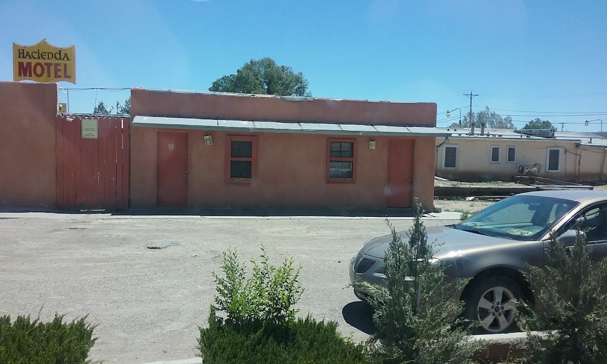 Hacienda Motel photo 2