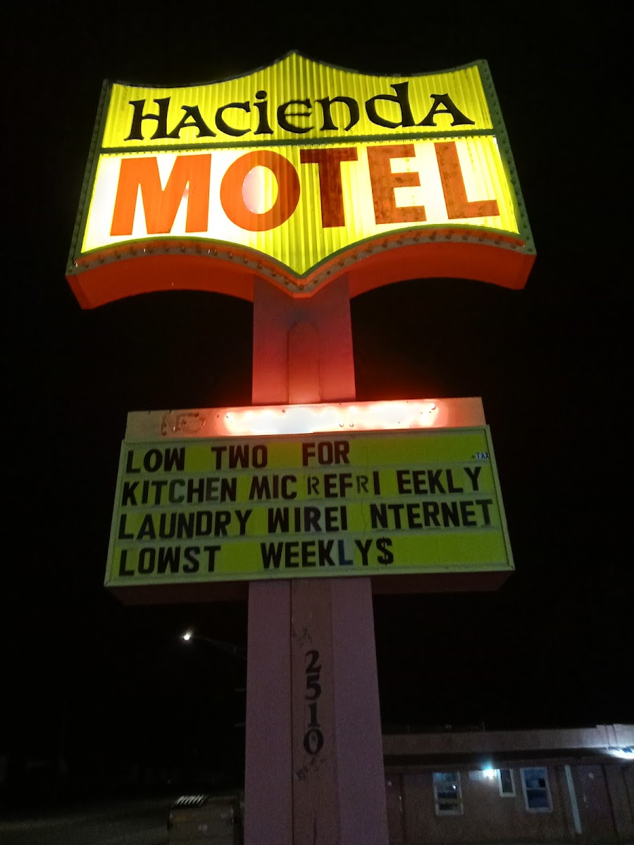 Hacienda Motel photo 3