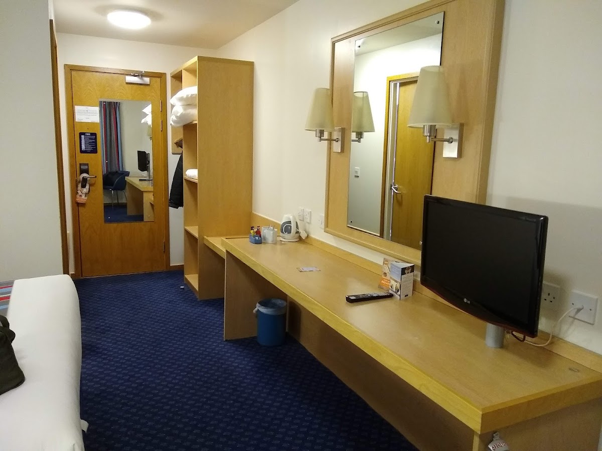Travelodge Leeds Bradford Airport photo 3