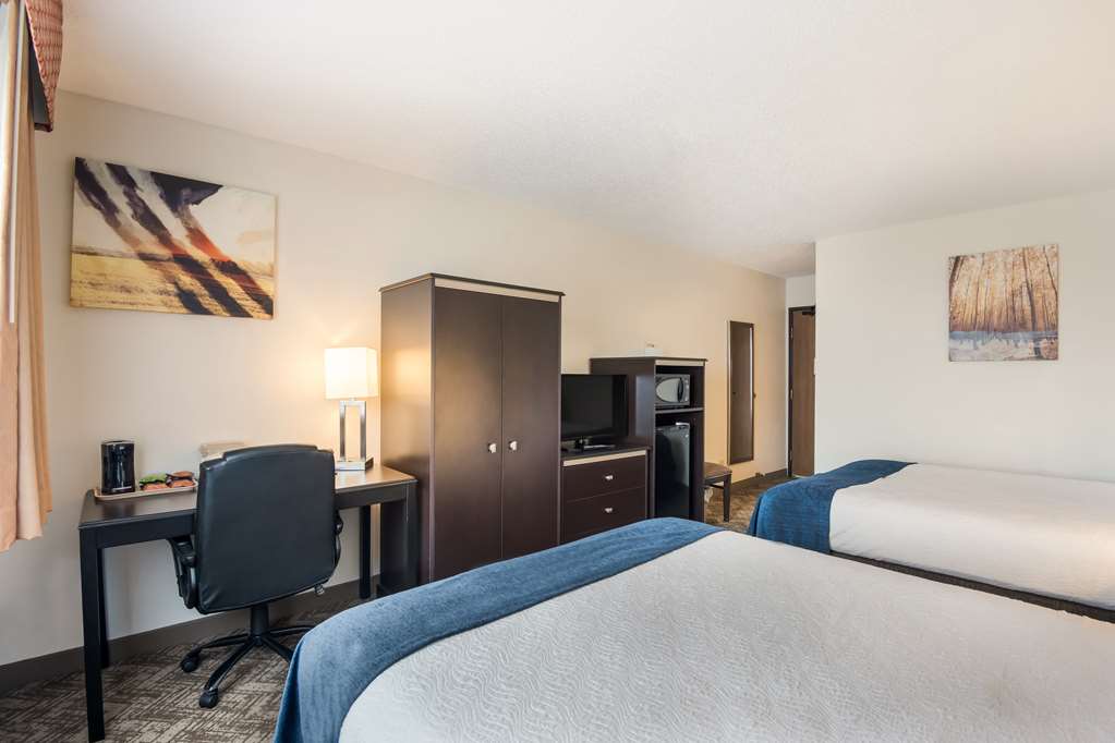 Best Western Mt. Pleasant Inn photo 2