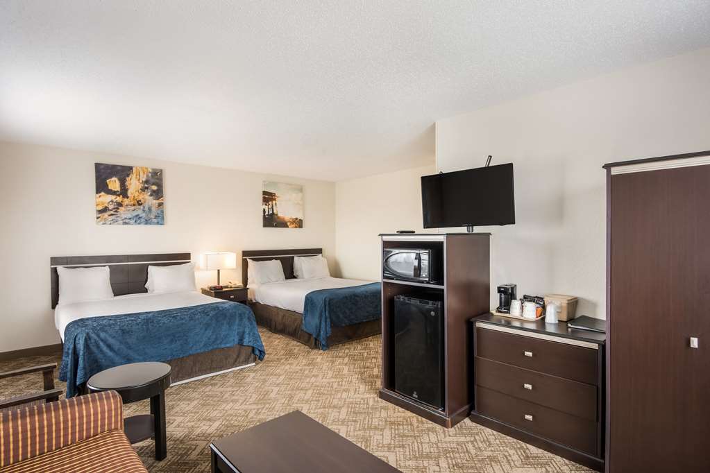 Best Western Mt. Pleasant Inn photo 3