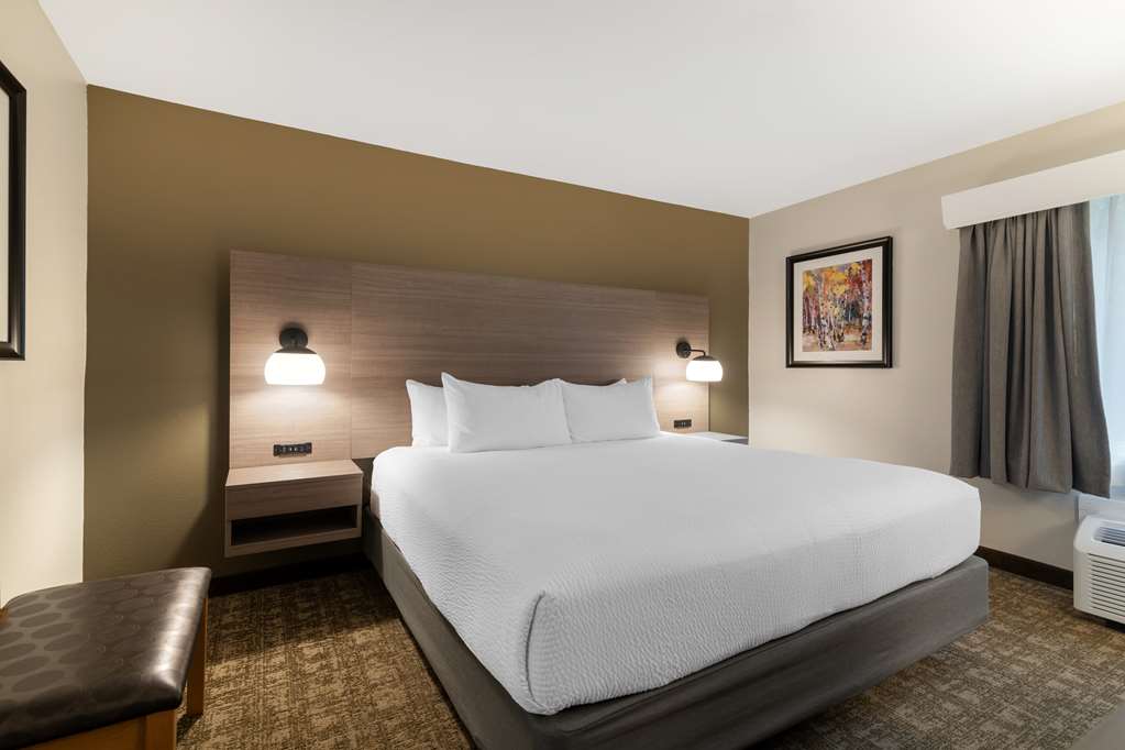 Best Western Plus Windjammer Inn & Conference Center photo 2