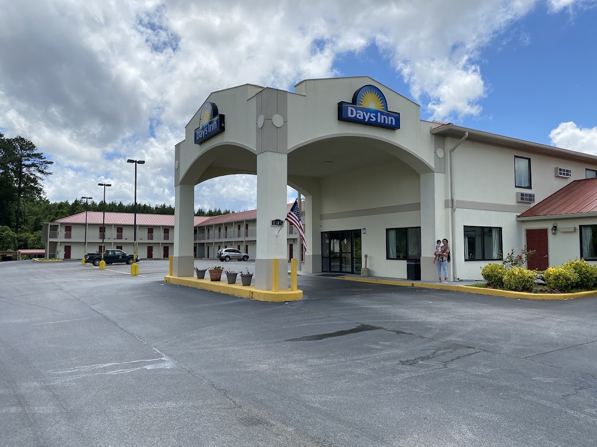 Days Inn by Wyndham Centre
