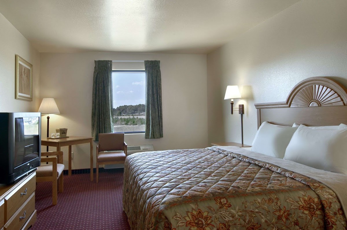 Days Inn by Wyndham Centre photo 2
