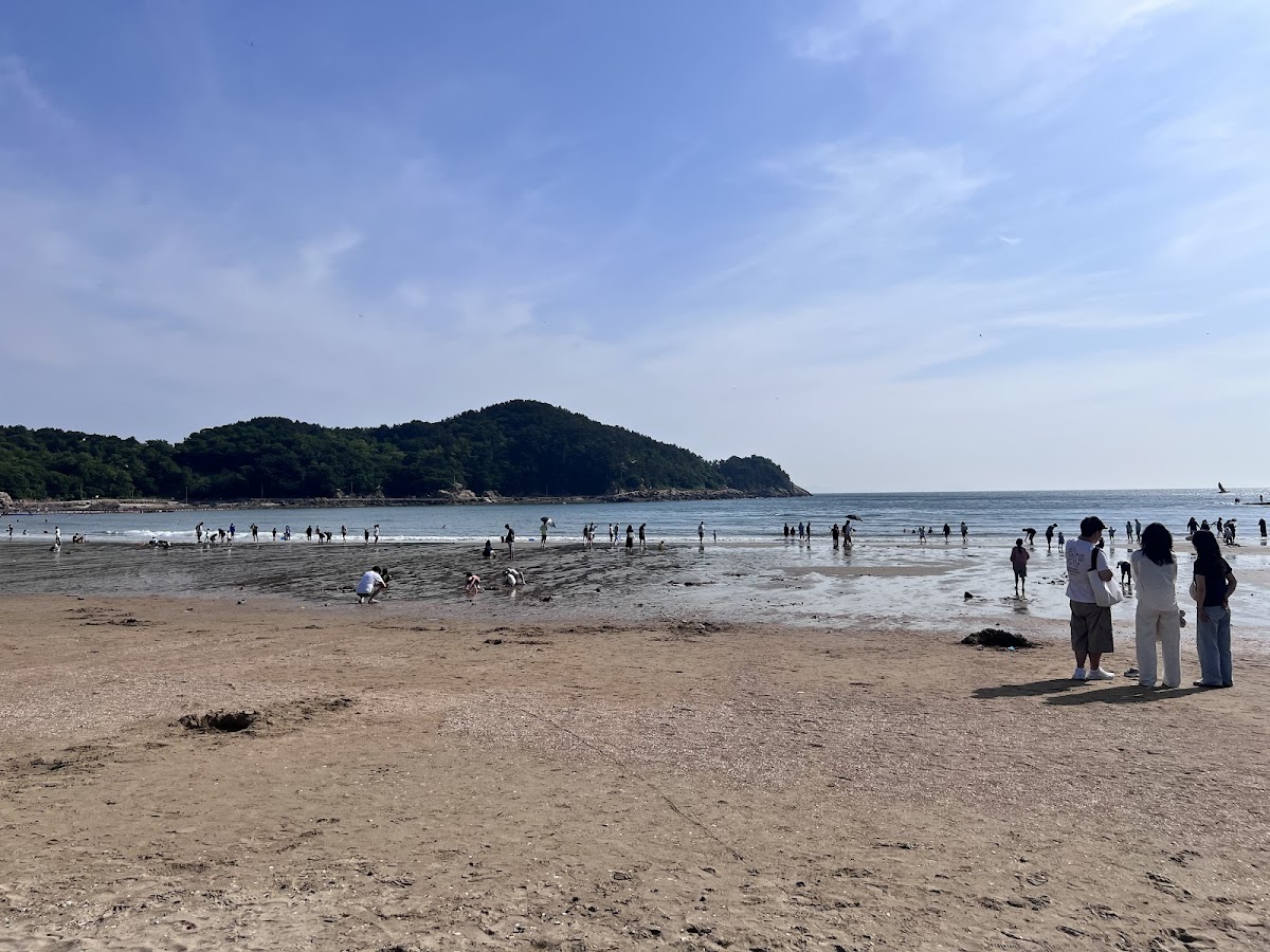 Eurwangni Beach
